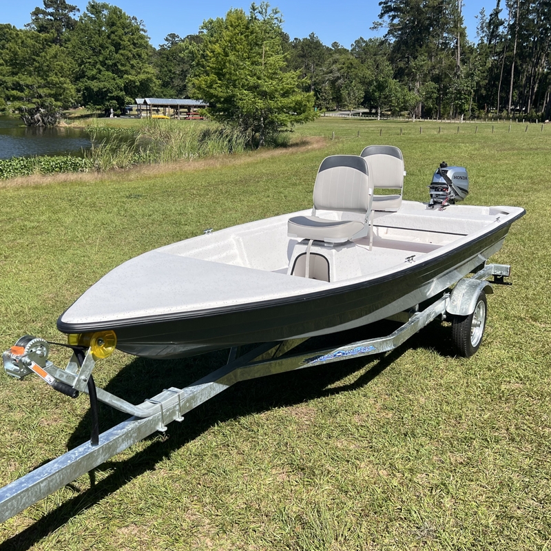 V14T Fiberglass Fishing Boat - Image 5